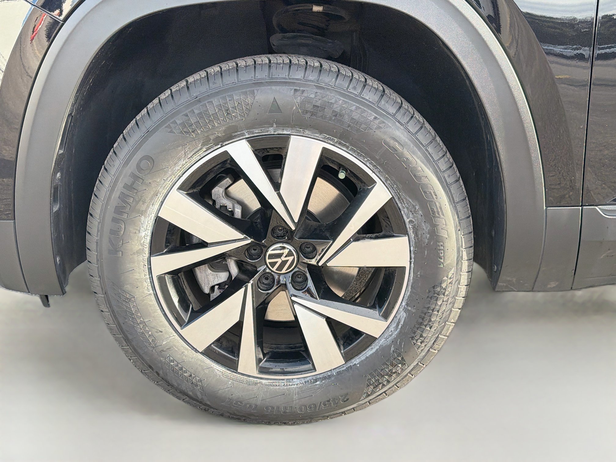 Used 2023 Volkswagen Atlas Cross Sport SE AWD/4WD image 41