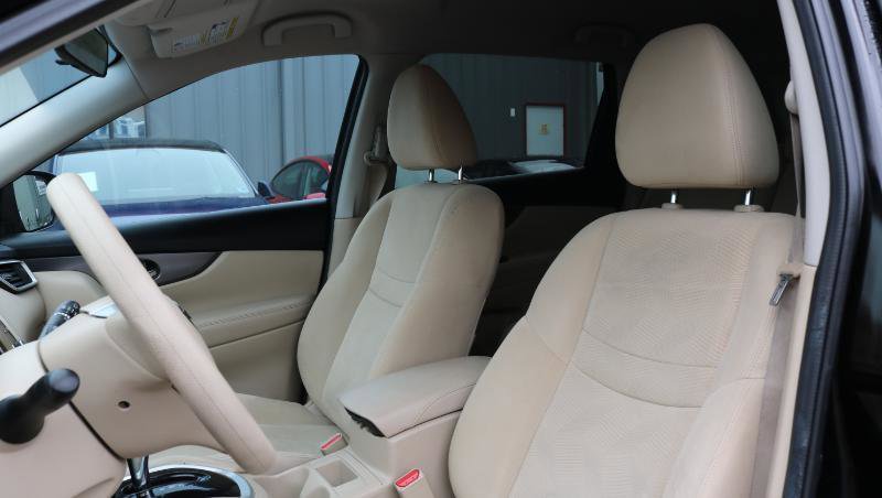 Used 2015 Nissan Rogue SV image 9