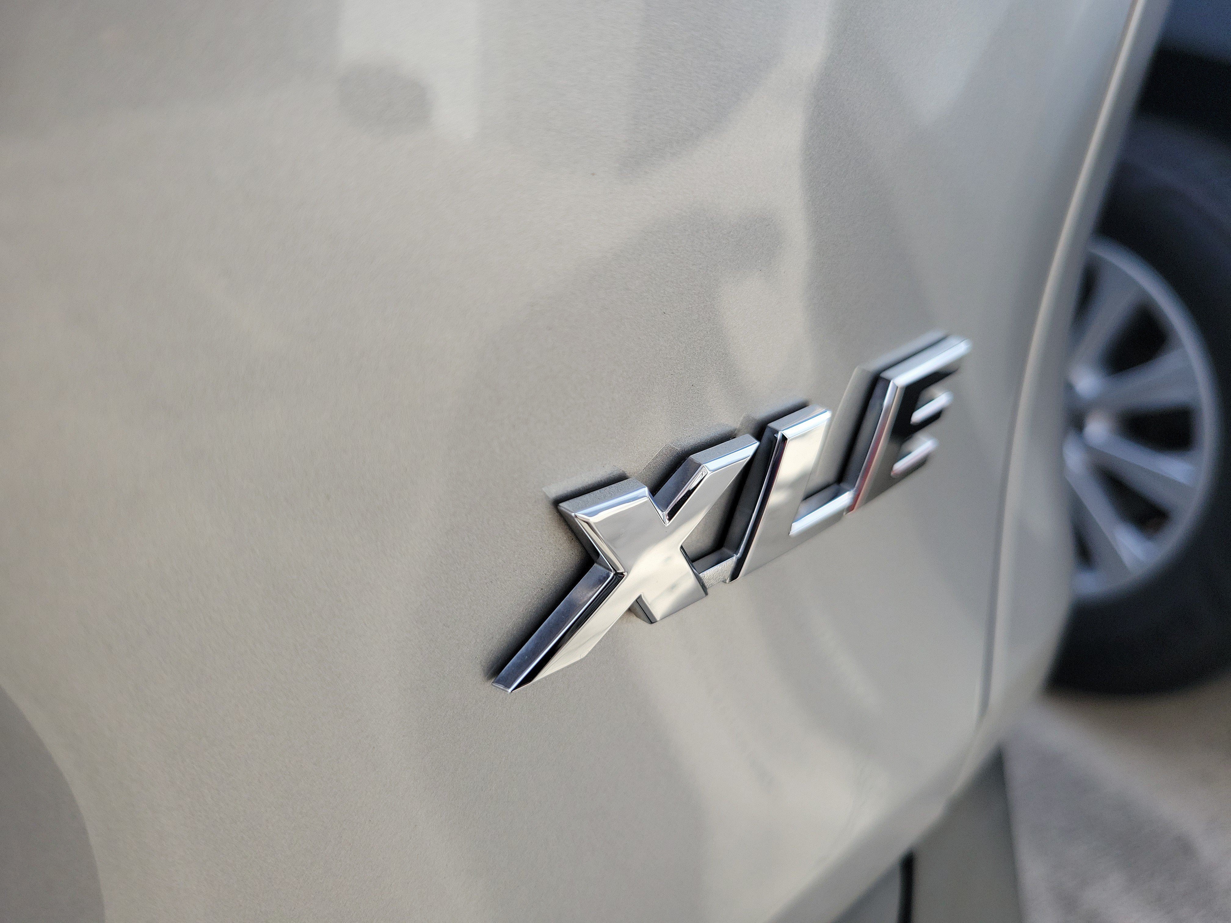 Used 2023 Toyota RAV4 XLE Premium FWD image 8