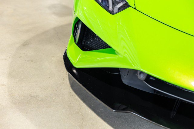 Used 2022 Lamborghini Huracan EVO RWD image 11