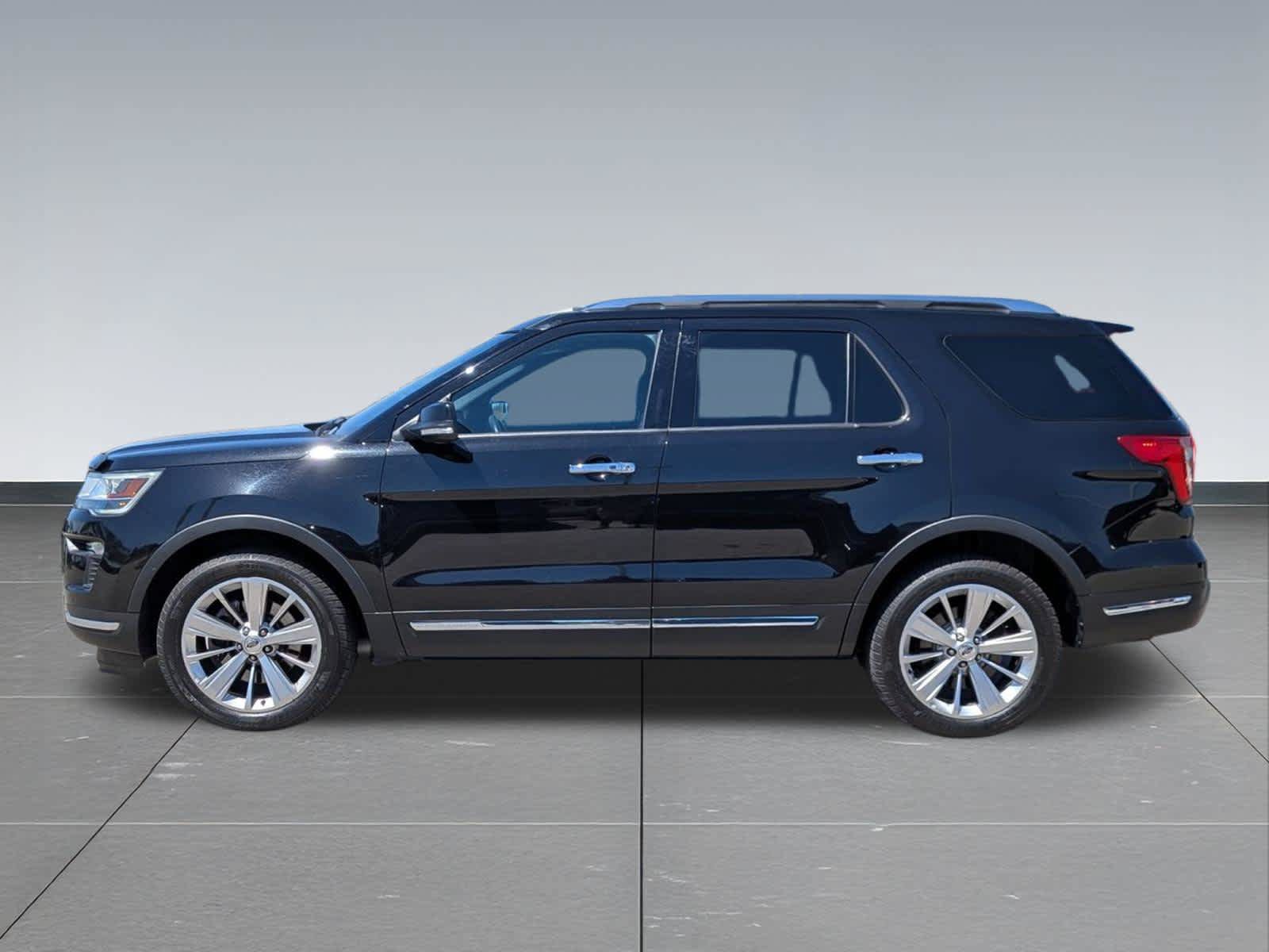 Used 2019 Ford Explorer Limited w/ Class III Trailer Tow Package AWD/4WD image 2