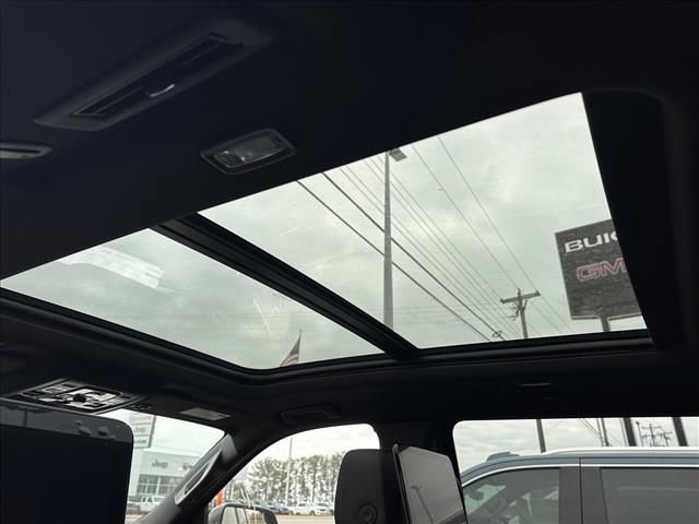 New 2026 GMC Yukon XL Denali w/ Denali Reserve Package image 25