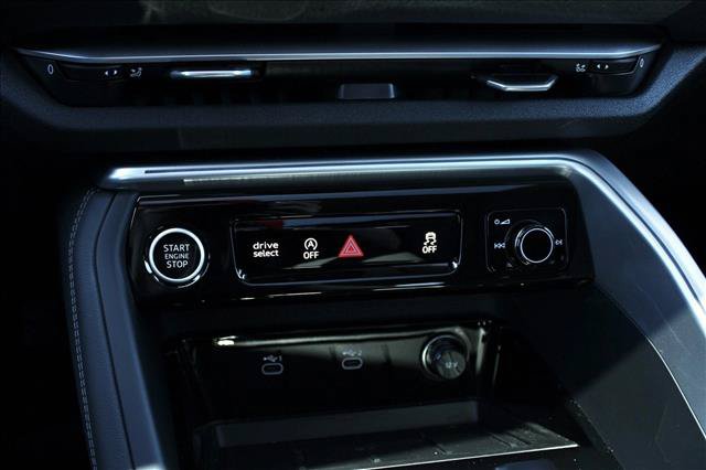 Certified 2025 Audi Q5 Premium w/ Convenience Package AWD/4WD image 21