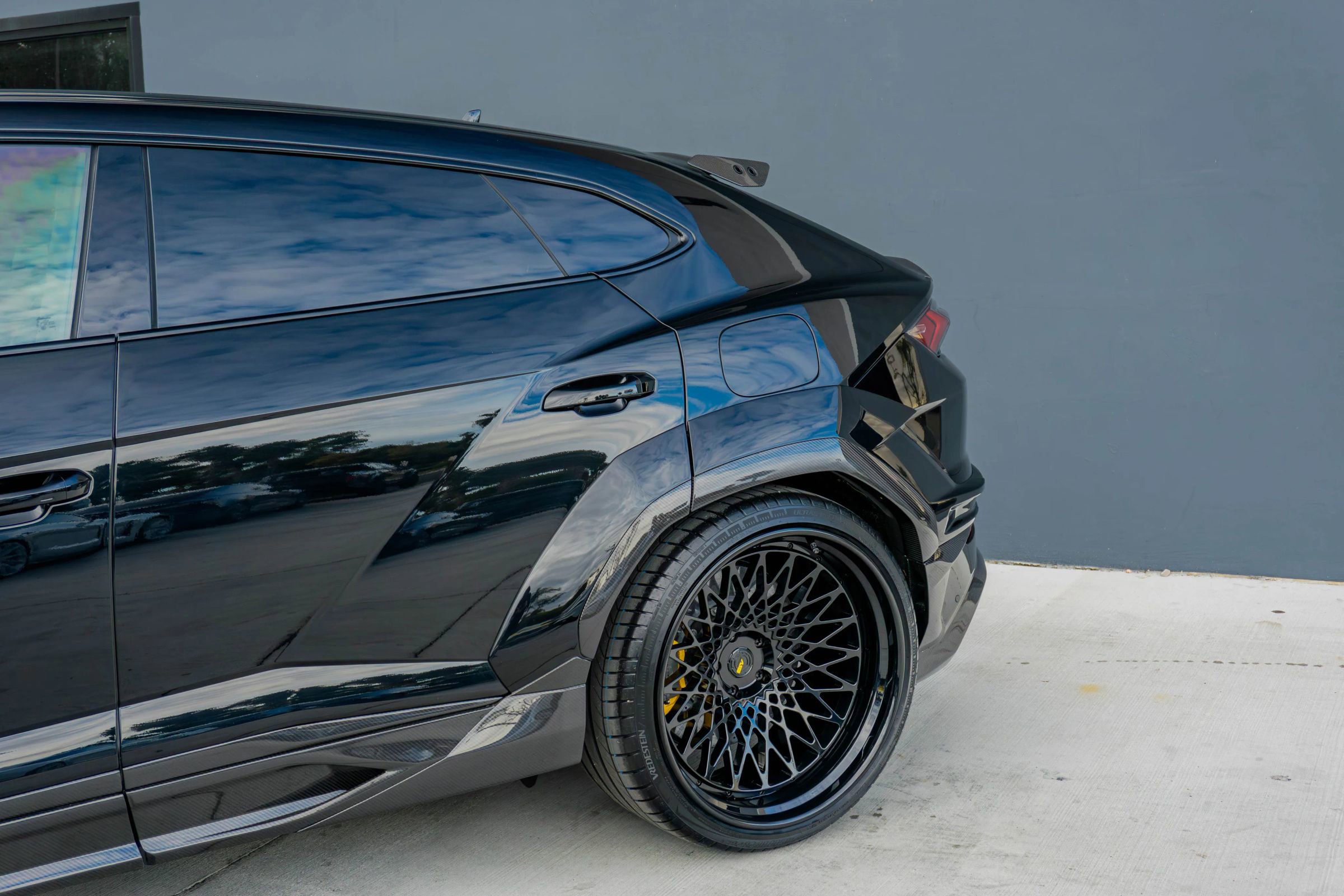 Used 2025 Lamborghini Urus SE image 28