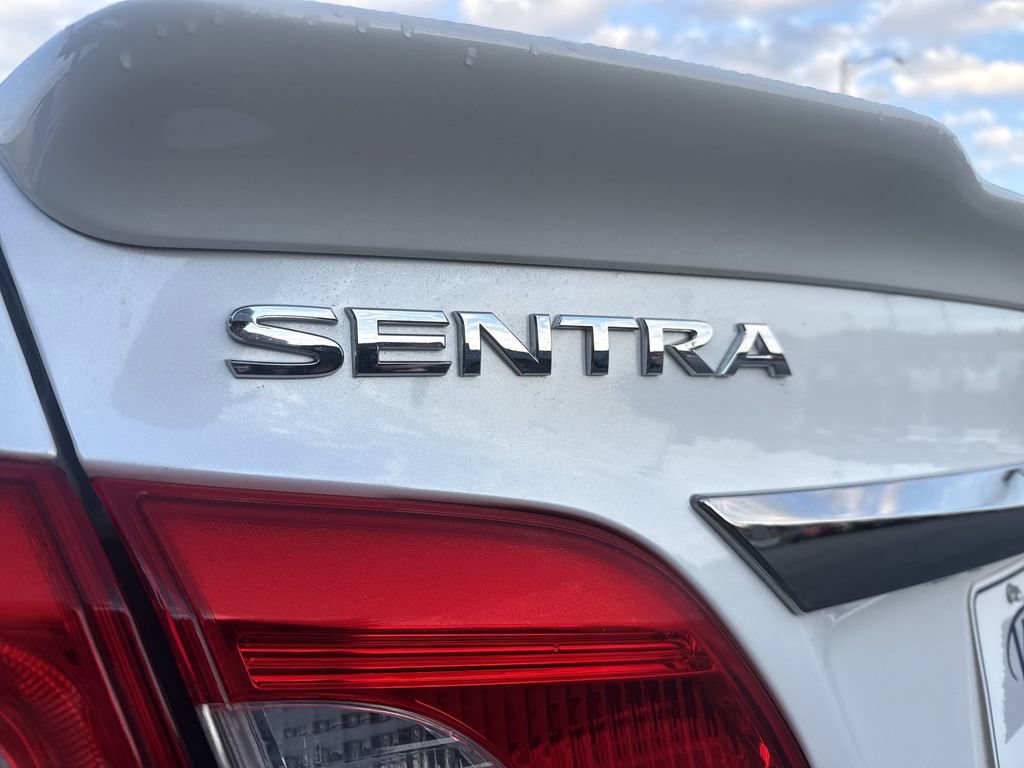 Used 2018 Nissan Sentra NISMO FWD image 7