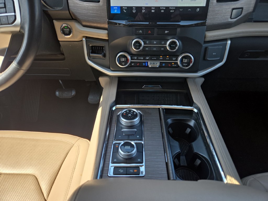 Used 2024 Ford Expedition Limited AWD/4WD image 12