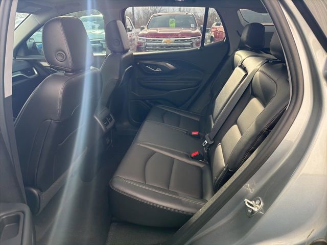Used 2024 GMC Terrain SLT w/ Infotainment Package II image 11