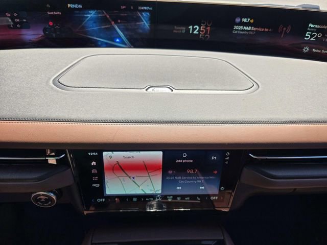 Certified 2025 Lincoln Navigator Reserve image 12