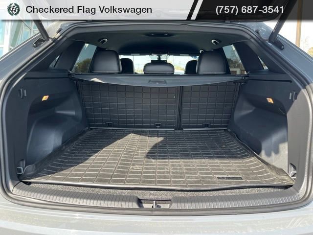 Used 2023 Volkswagen Atlas Cross Sport SE w/ Black Wheel Package image 32