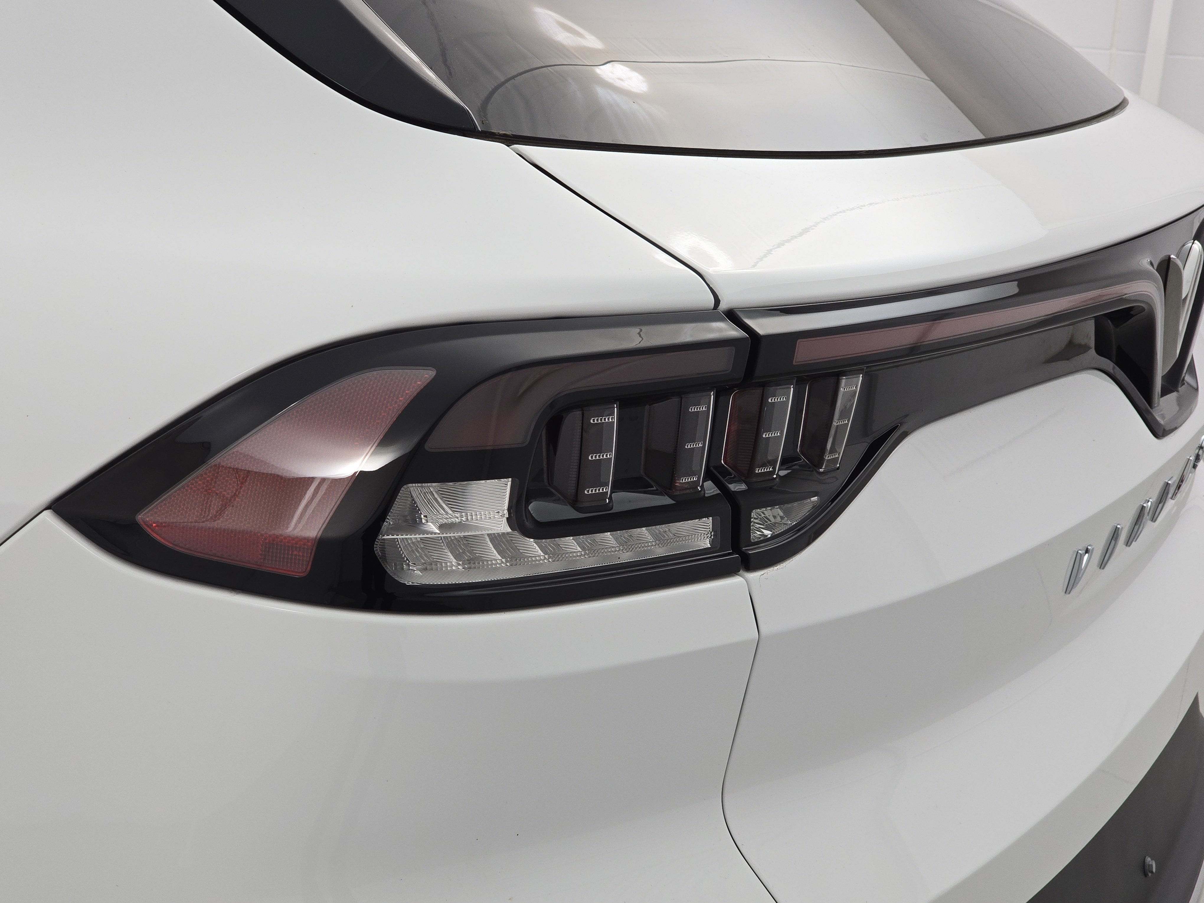 New 2025 VinFast VF 8 Plus image 33