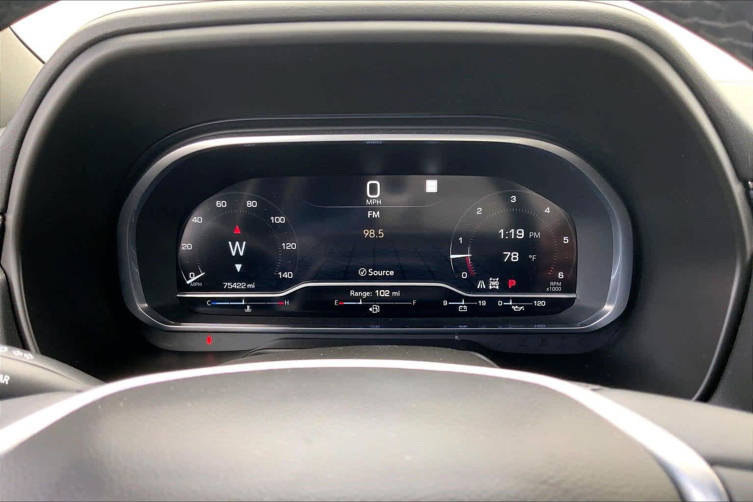 Used 2023 GMC Yukon SLT AWD/4WD image 6