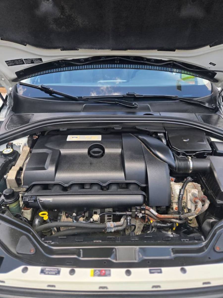 Used 2016 Volvo XC60 T6 AWD/4WD image 18
