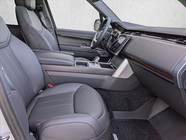New 2026 Land Rover Range Rover Long Wheelbase SE image 17