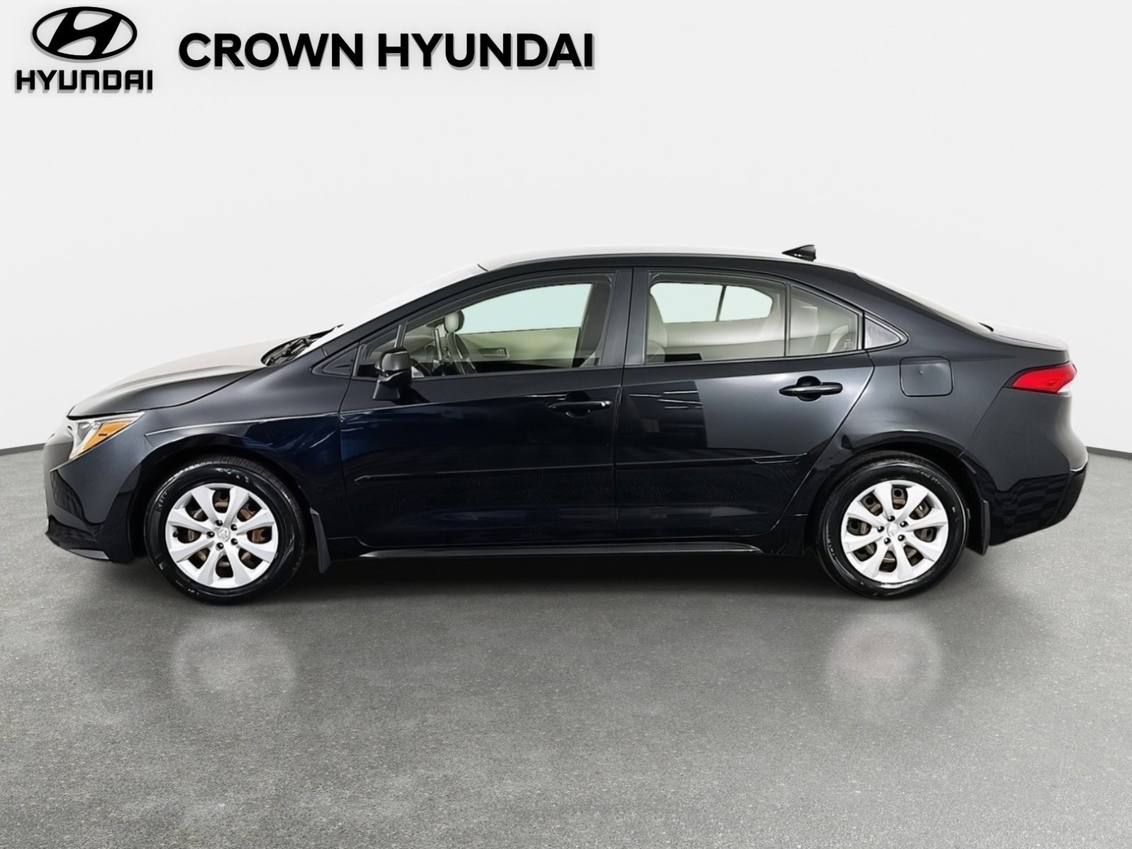 Used 2021 Toyota Corolla LE image 9