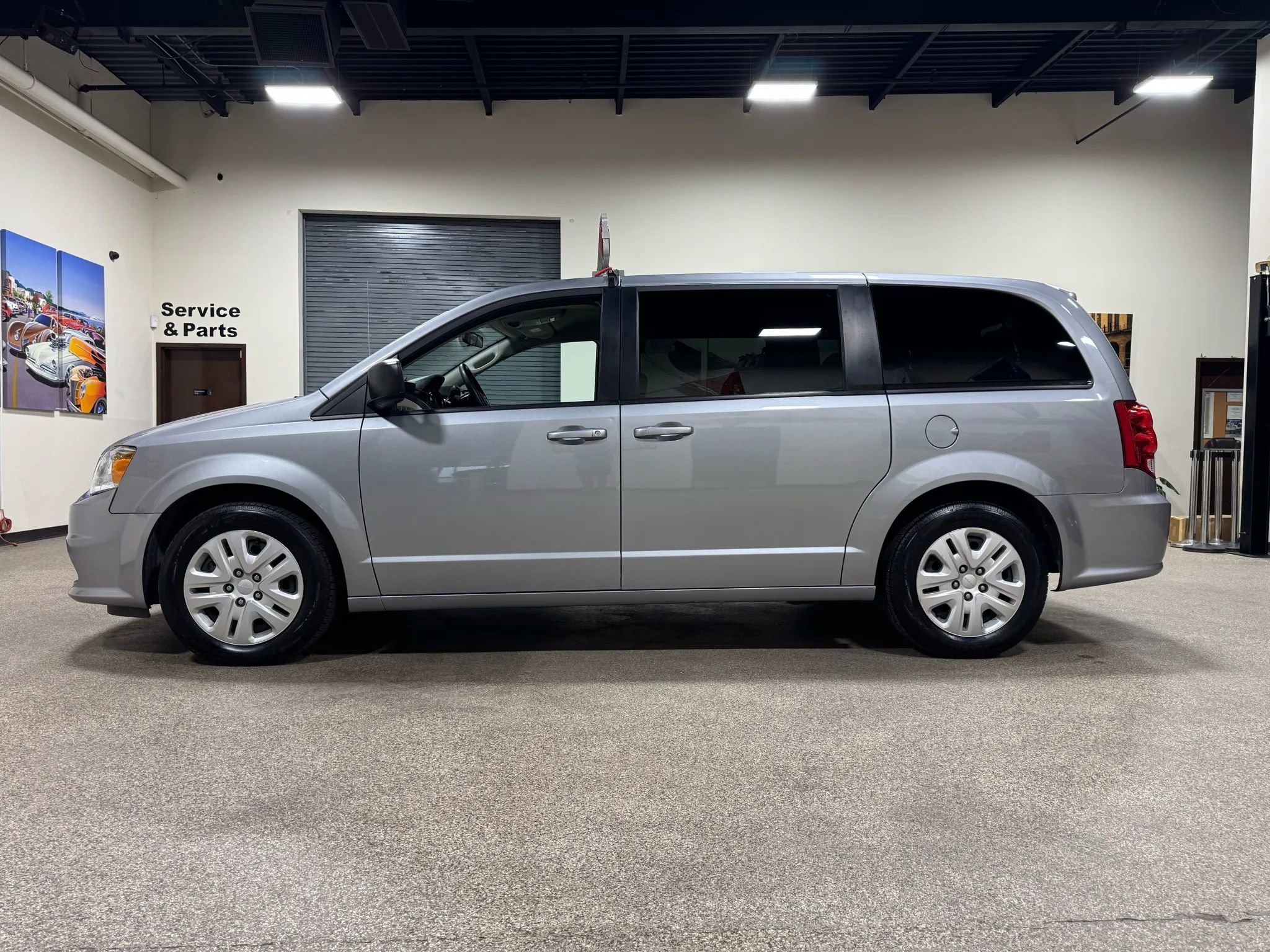 Used 2018 Dodge Grand Caravan SE image 8