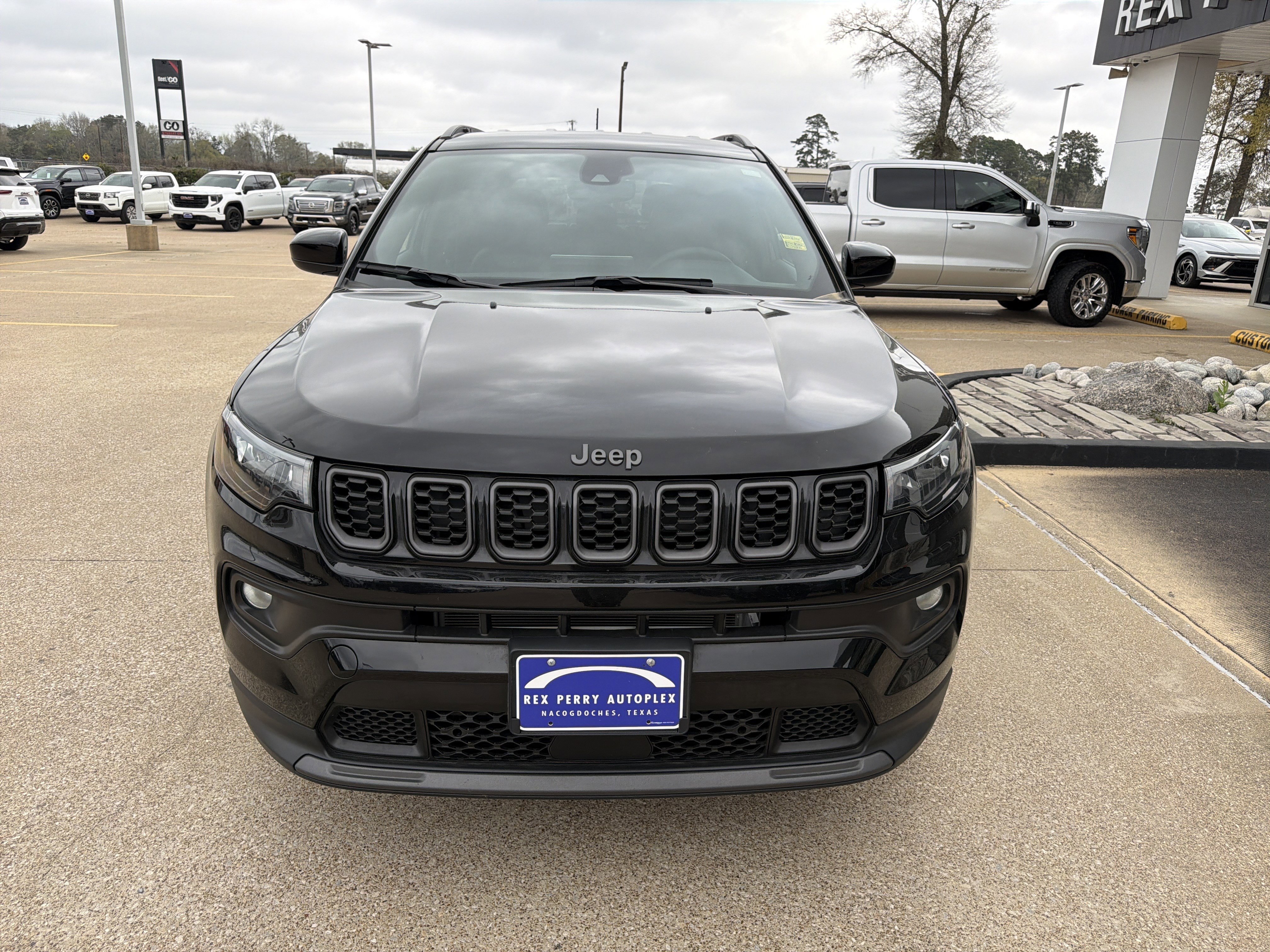 Used 2025 Jeep Compass Latitude w/ Altitude Special Edition image 24