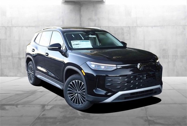 New 2025 Volkswagen Tiguan S image 2