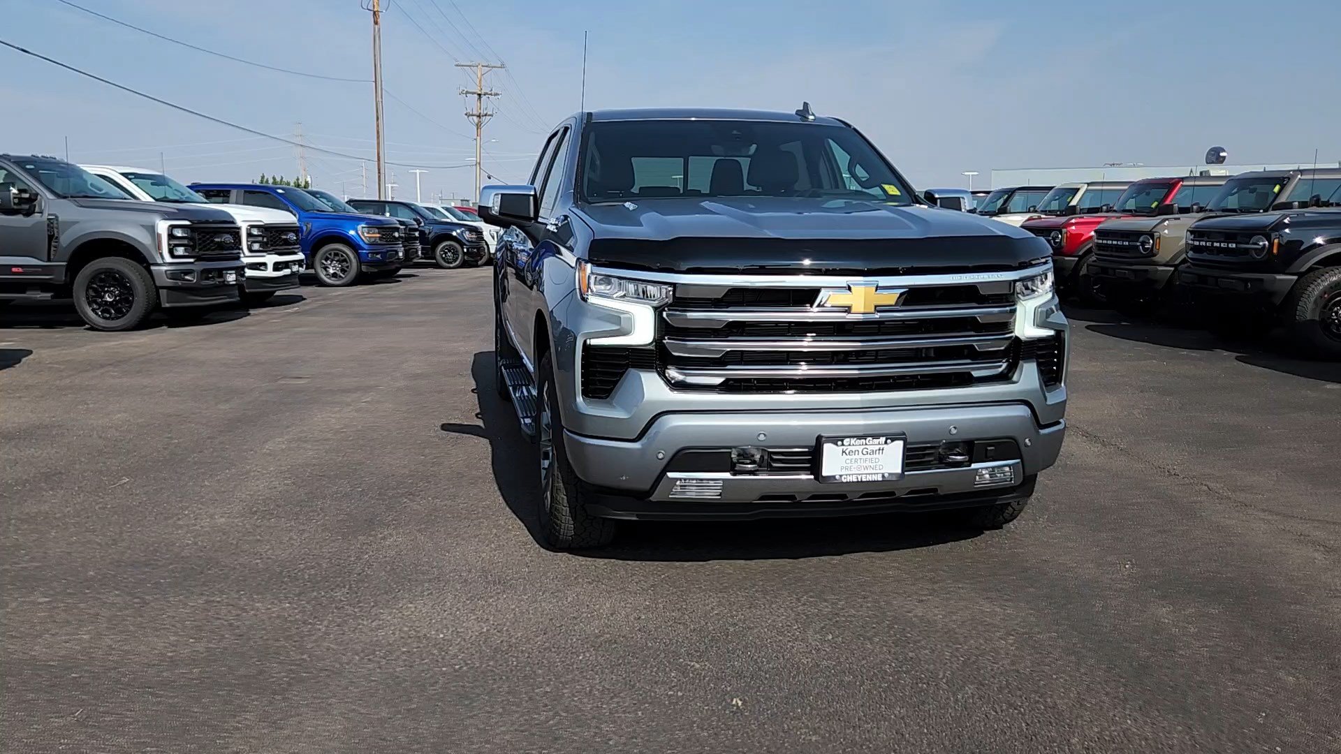 Used 2025 Chevrolet Silverado 1500 High Country w/ Technology Package AWD/4WD image 4