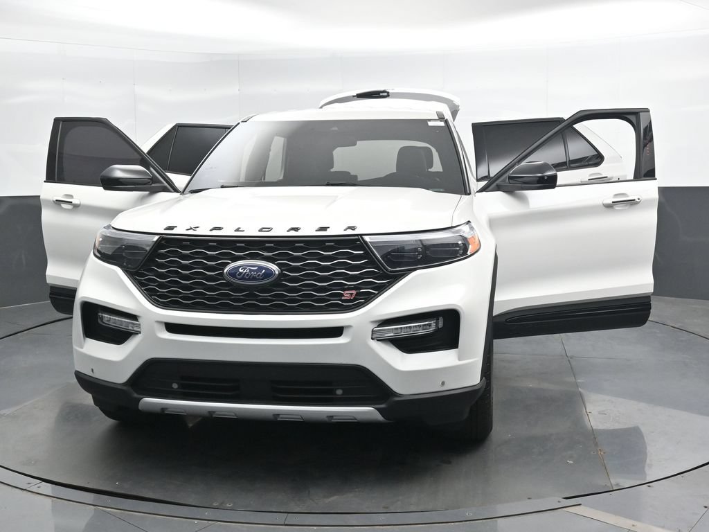 Used 2022 Ford Explorer ST AWD/4WD image 32