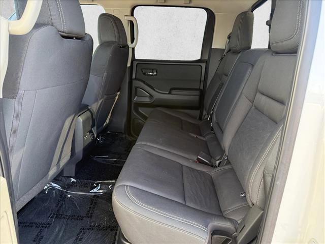 Used 2024 Nissan Frontier SV w/ SV Convenience Package image 21