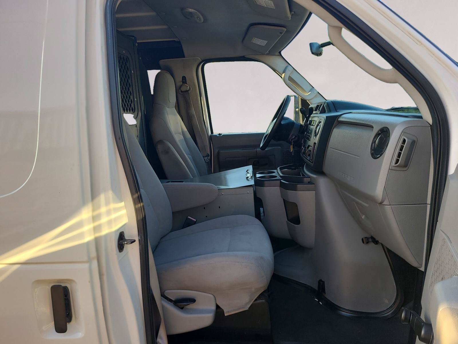 Used 2010 Ford E-250 and Econoline 250 RWD image 19