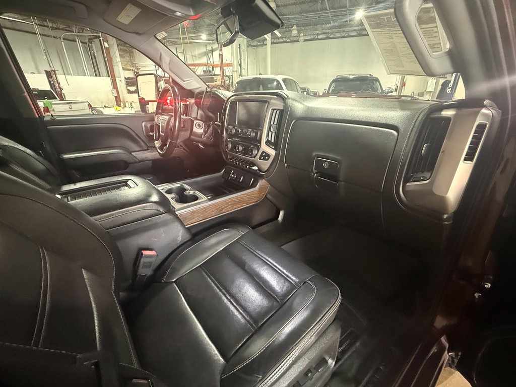 Used 2017 GMC Sierra 2500 Denali w/ Duramax Plus Package AWD/4WD image 25