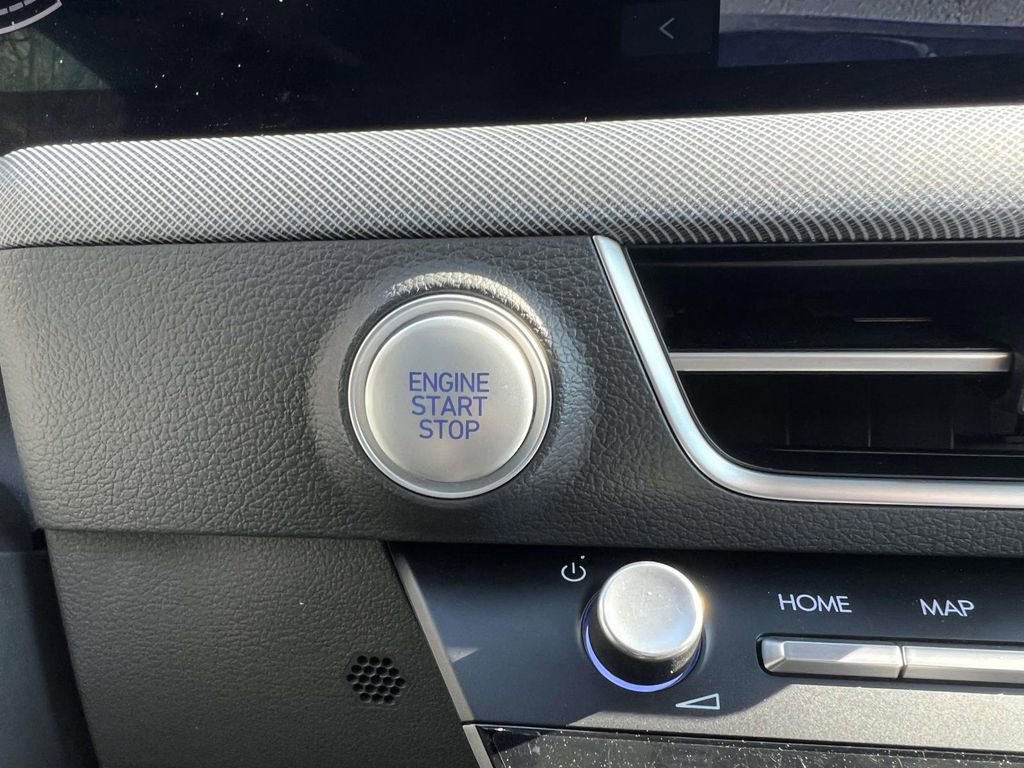 Certified 2025 Hyundai Sonata SE FWD image 28