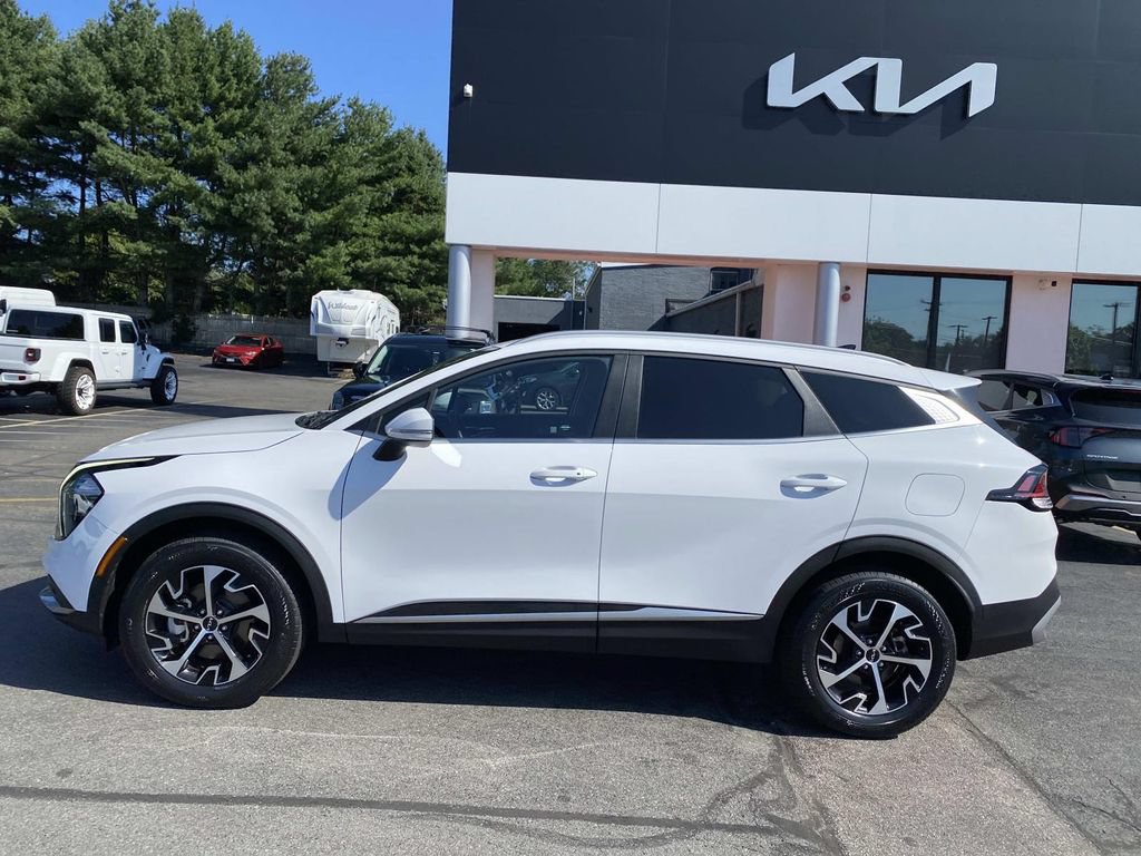 Used 2023 Kia Sportage EX AWD/4WD image 2