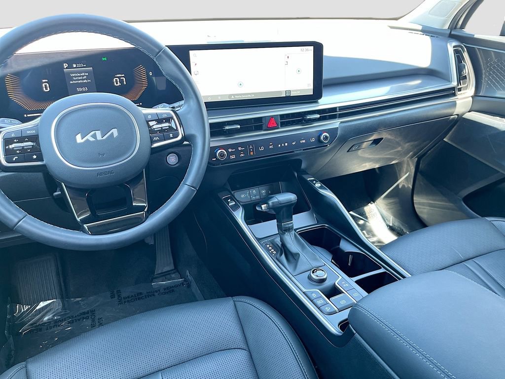 Certified 2025 Kia Sorento S image 29