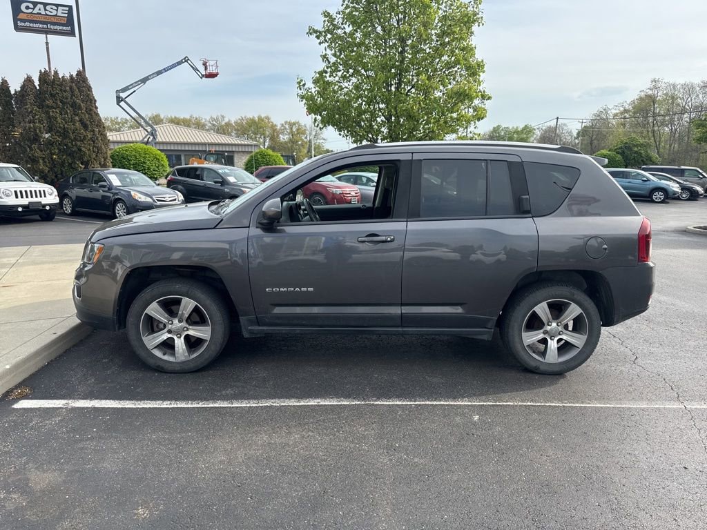 Used 2016 Jeep Compass High Altitude image 2