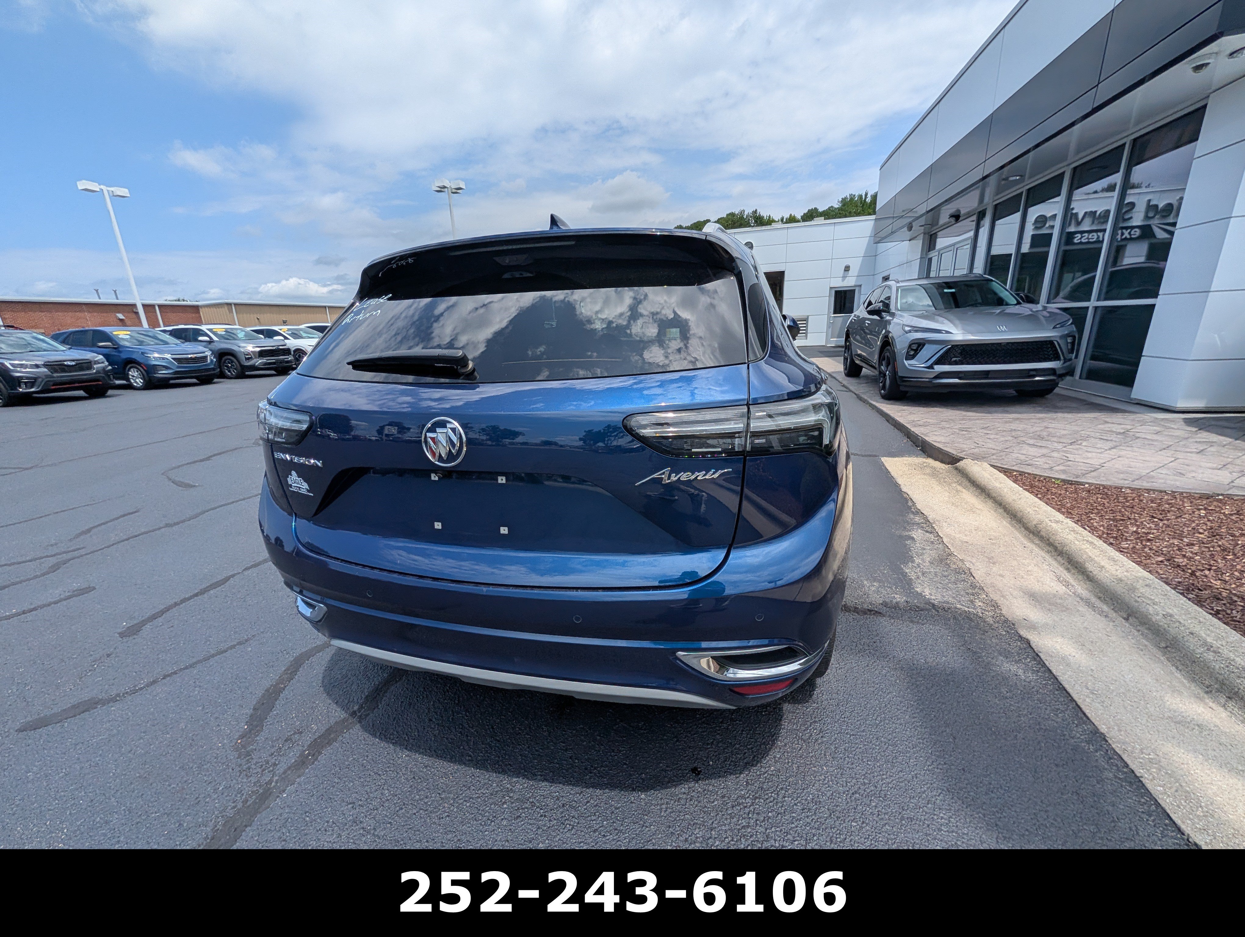 Used 2023 Buick Envision Avenir FWD image 5