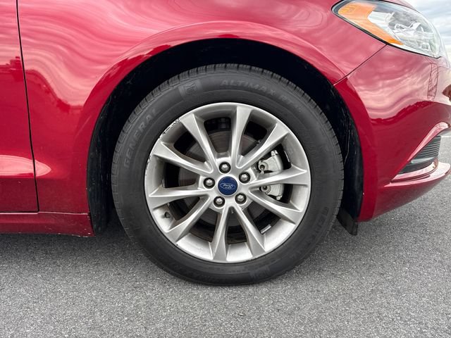 Used 2017 Ford Fusion SE w/ Fusion SE Technology Package FWD image 11