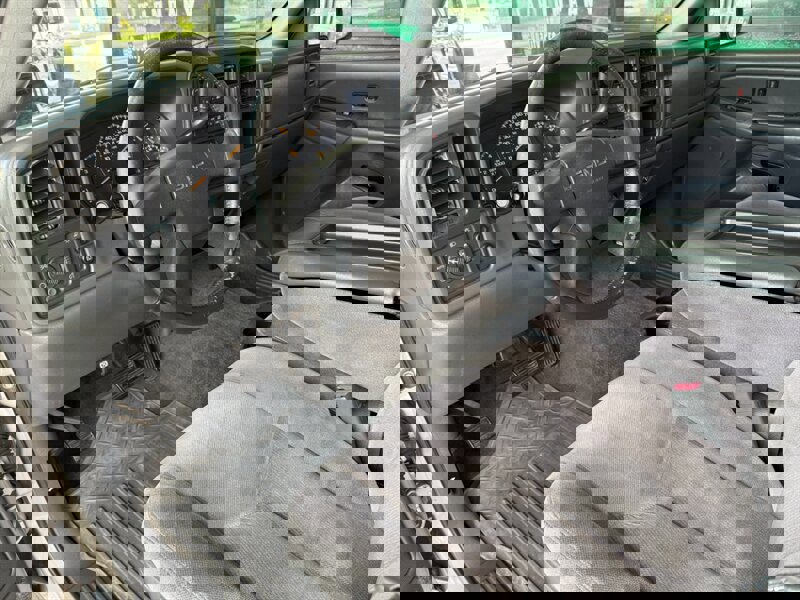 Used 2005 GMC Sierra 1500 SLE w/ Light Duty Power Package image 16