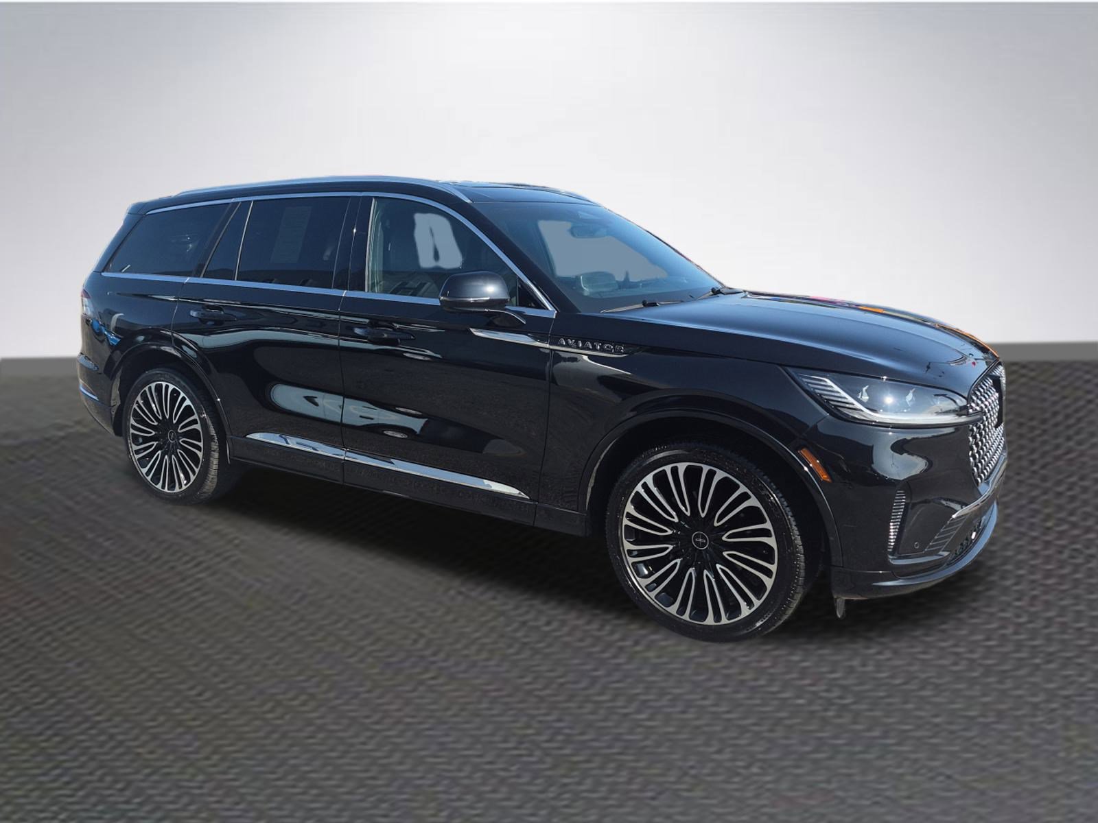 Used 2025 Lincoln Aviator Black Label image 2