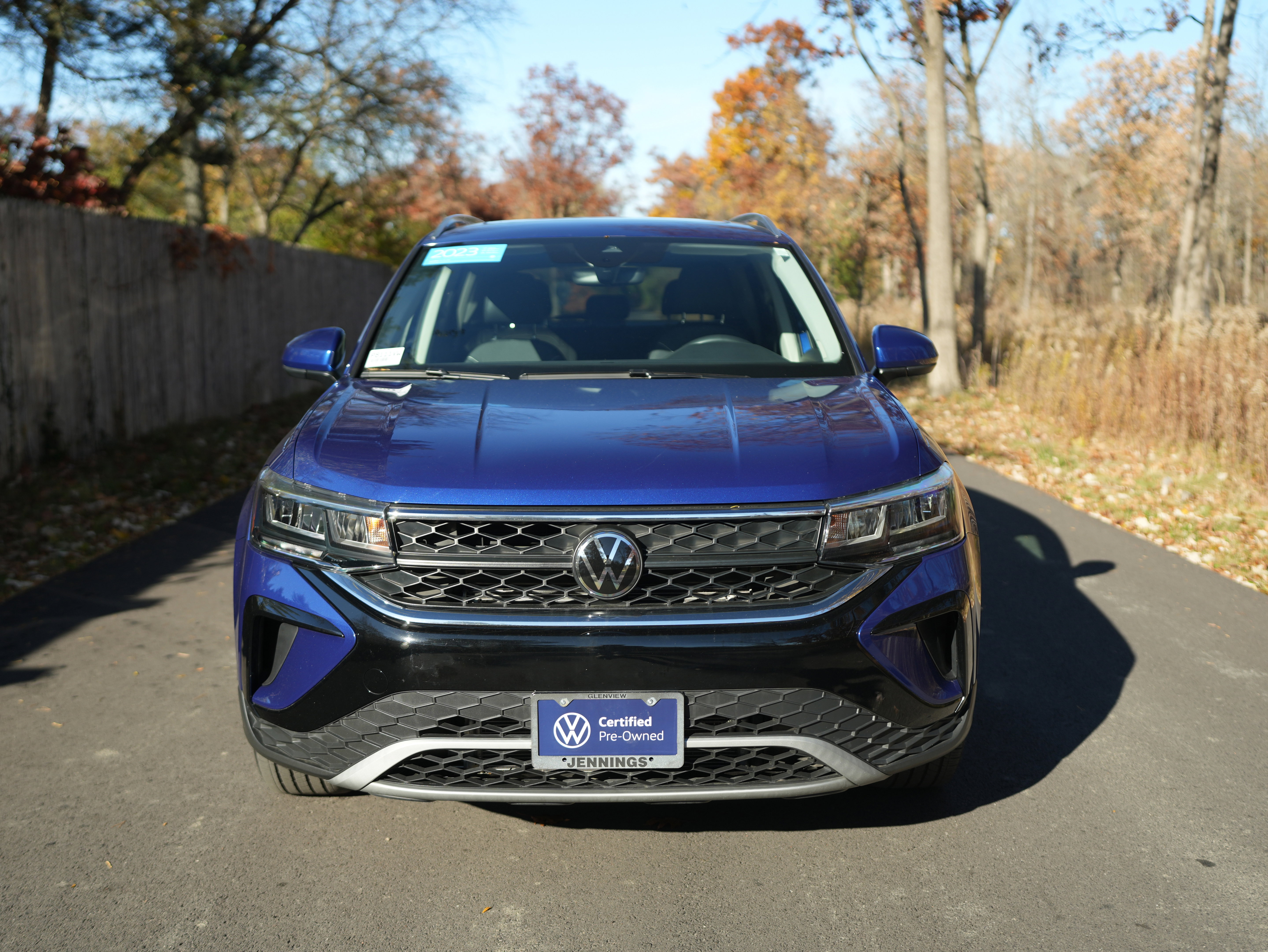Used 2023 Volkswagen Taos SE w/ Panoramic Sunroof Package image 3