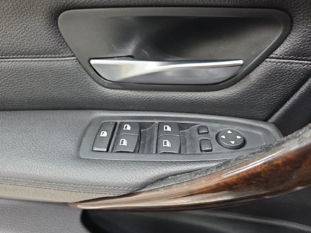 Used 2015 BMW 328i xDrive Sedan AWD/4WD image 28