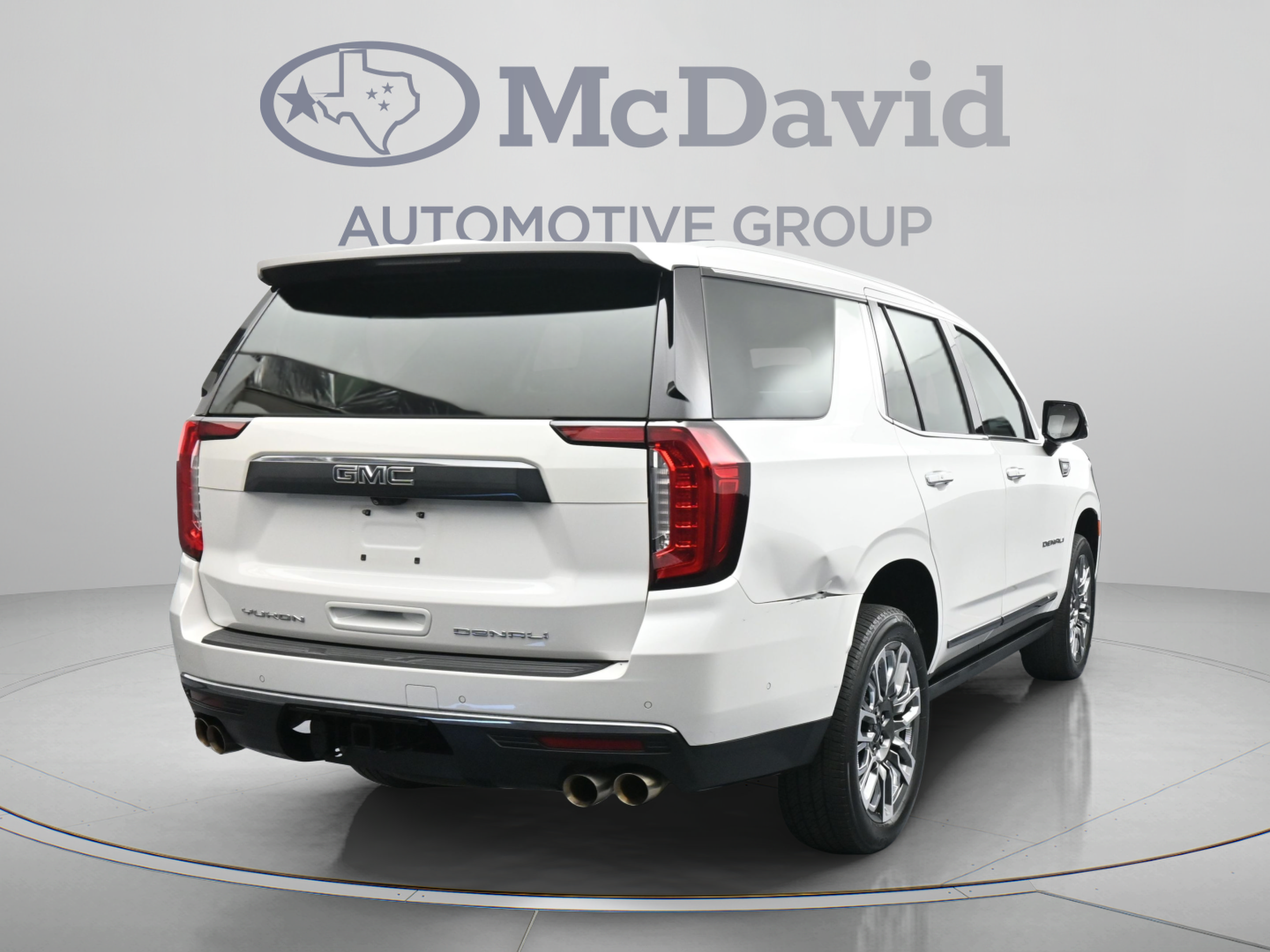 Used 2024 GMC Yukon Denali Ultimate AWD/4WD image 8