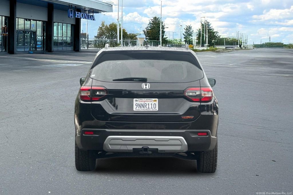 Certified 2025 Honda Pilot TrailSport image 7