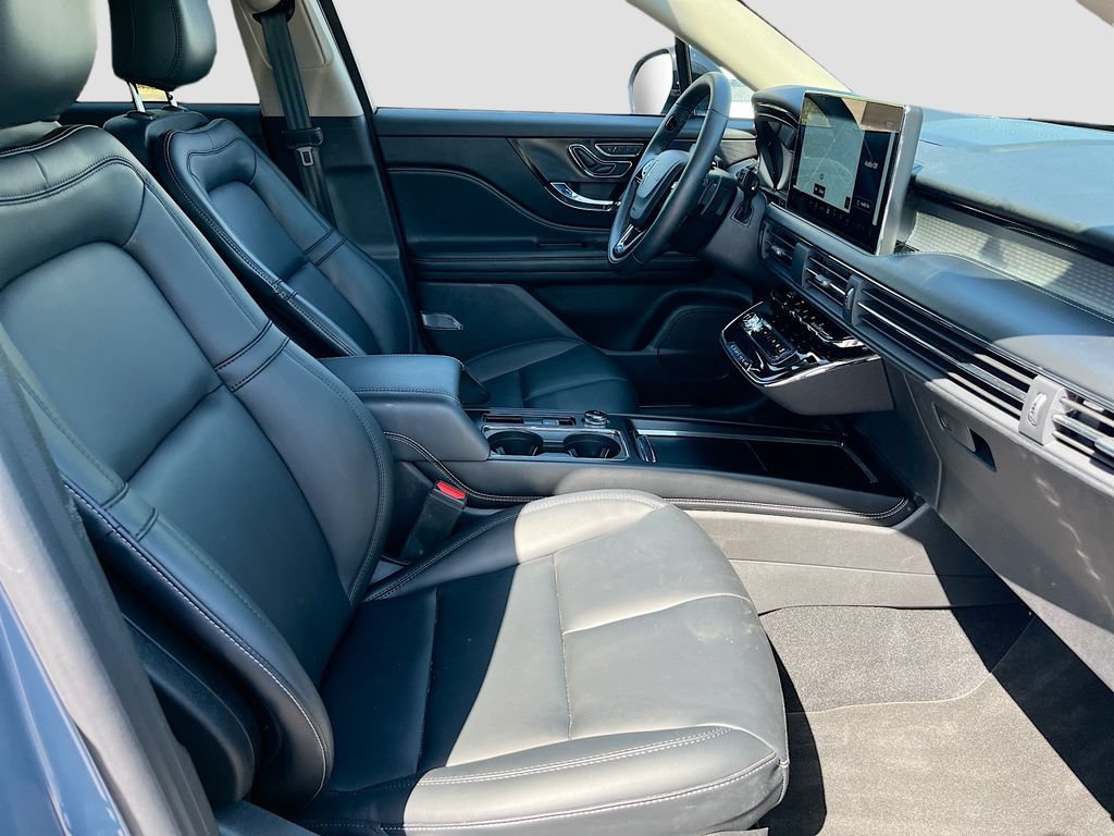 Used 2025 Lincoln Corsair FWD image 28
