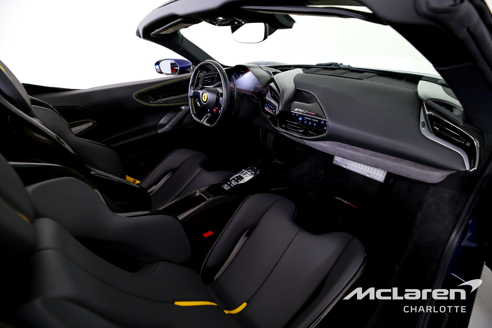 Used 2022 Ferrari SF90 Spider image 20