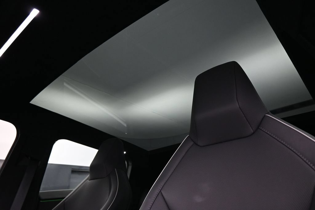 Used 2025 Tesla Cybertruck AWD Crew Cab image 13