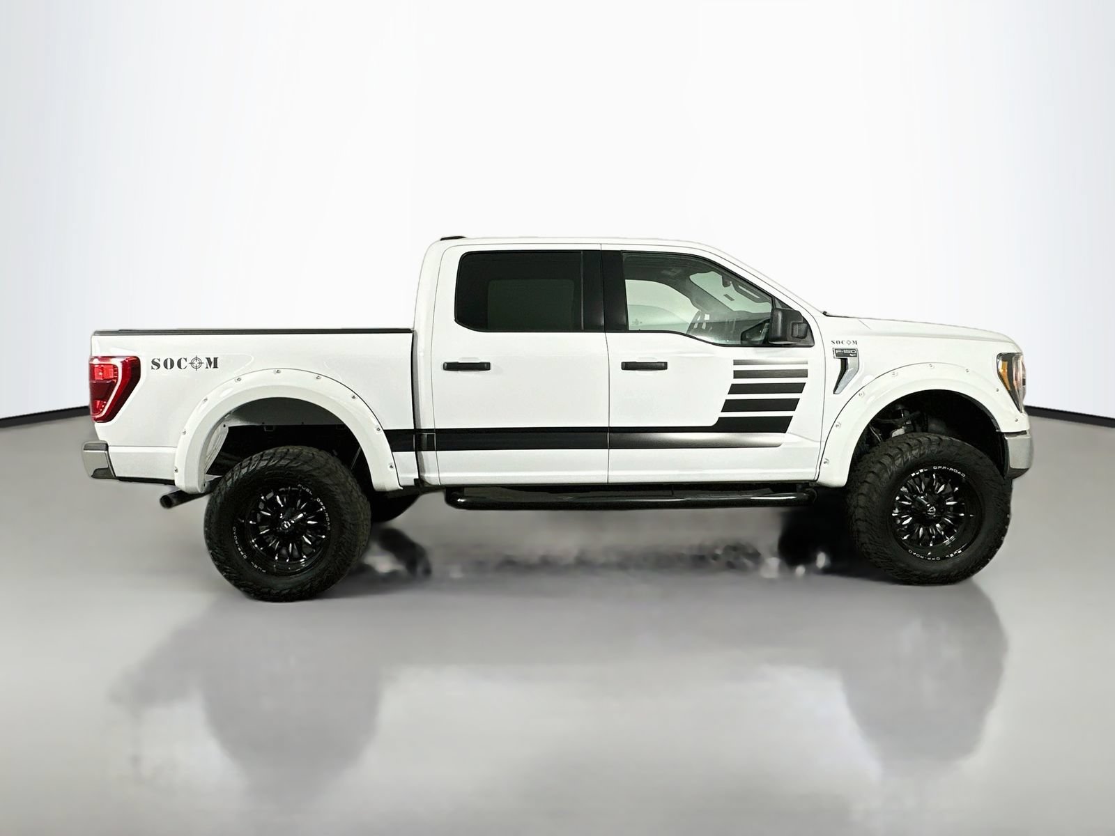 Used 2023 Ford F150 XLT w/ Equipment Group 301A Mid AWD/4WD image 9