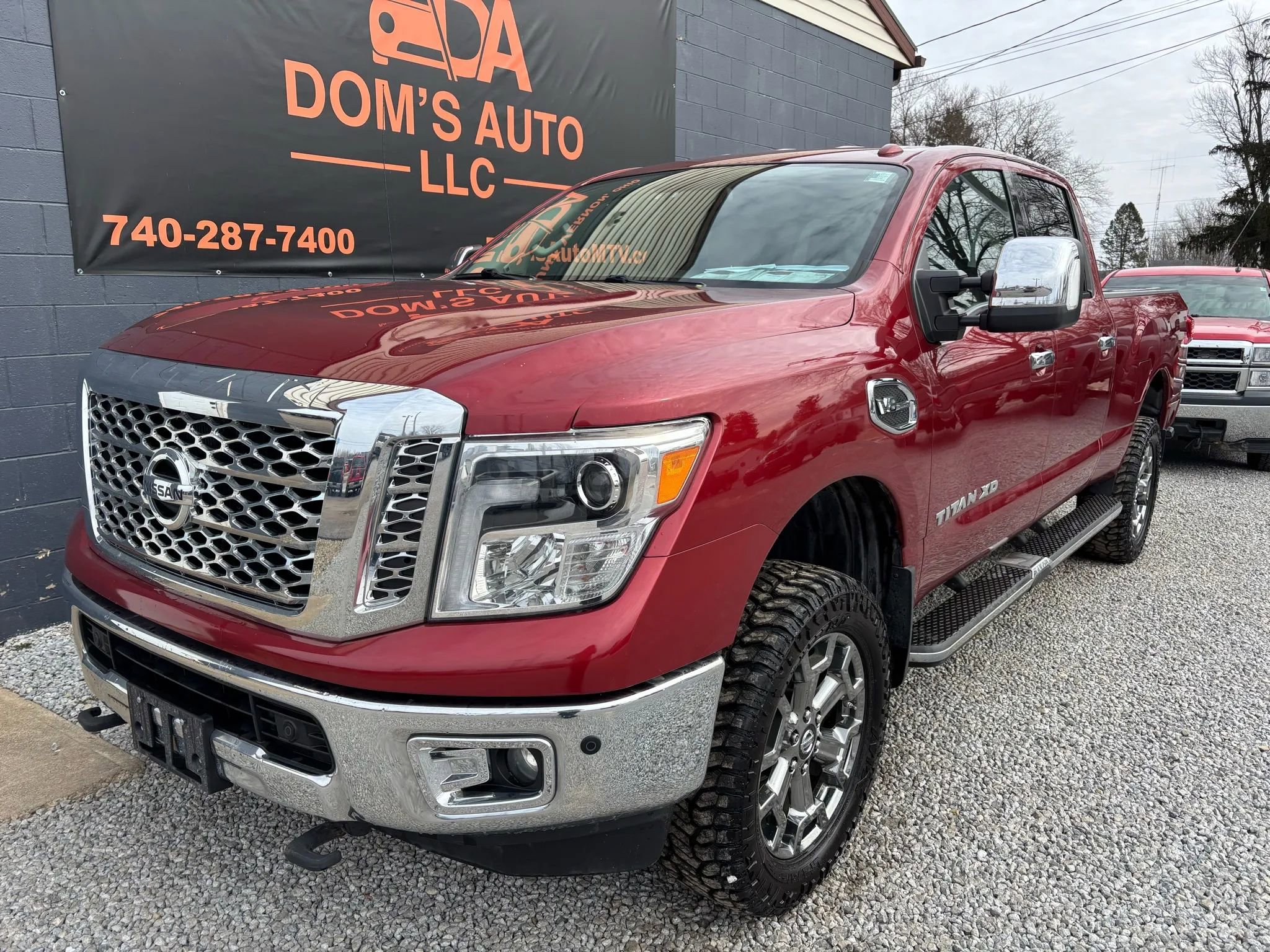 Used 2017 Nissan Titan SL w/ Chrome Package image 10