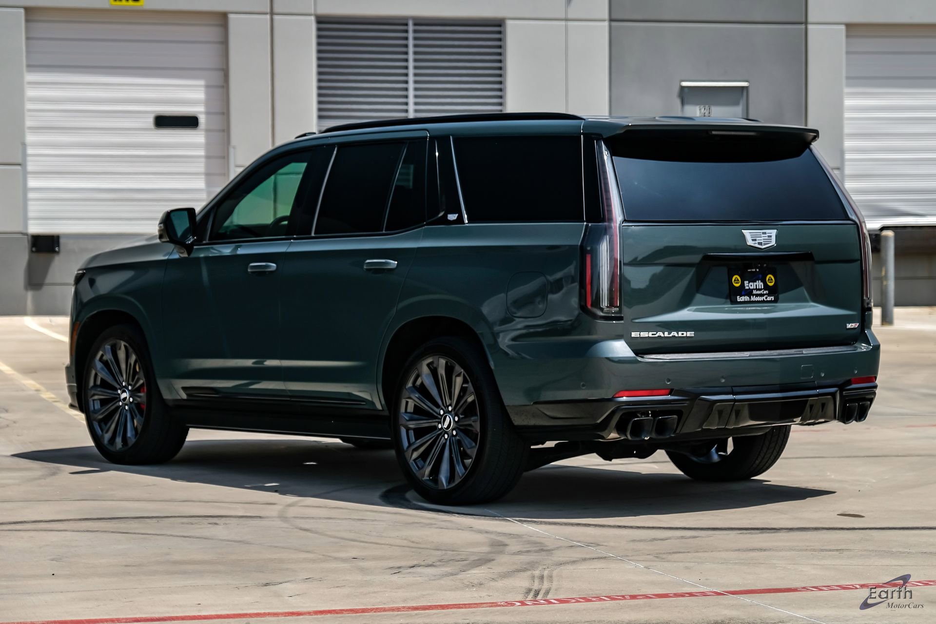 Used 2025 Cadillac Escalade V AWD/4WD image 9
