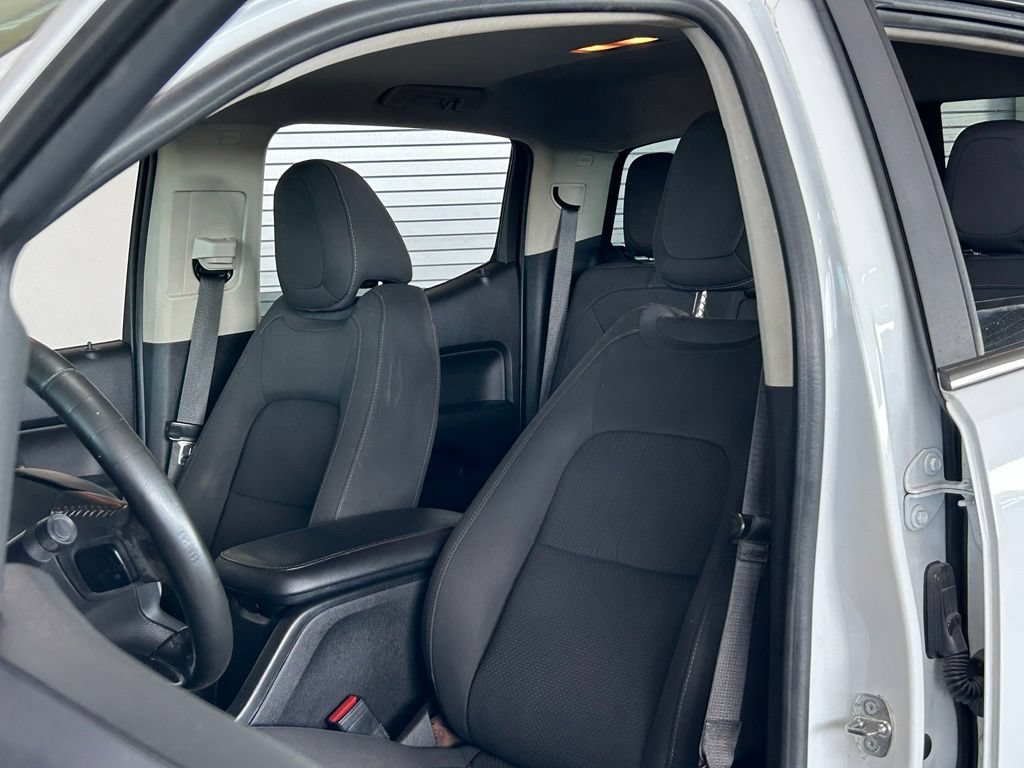 Used 2017 Chevrolet Colorado LT w/ LT Convenience Package RWD image 12
