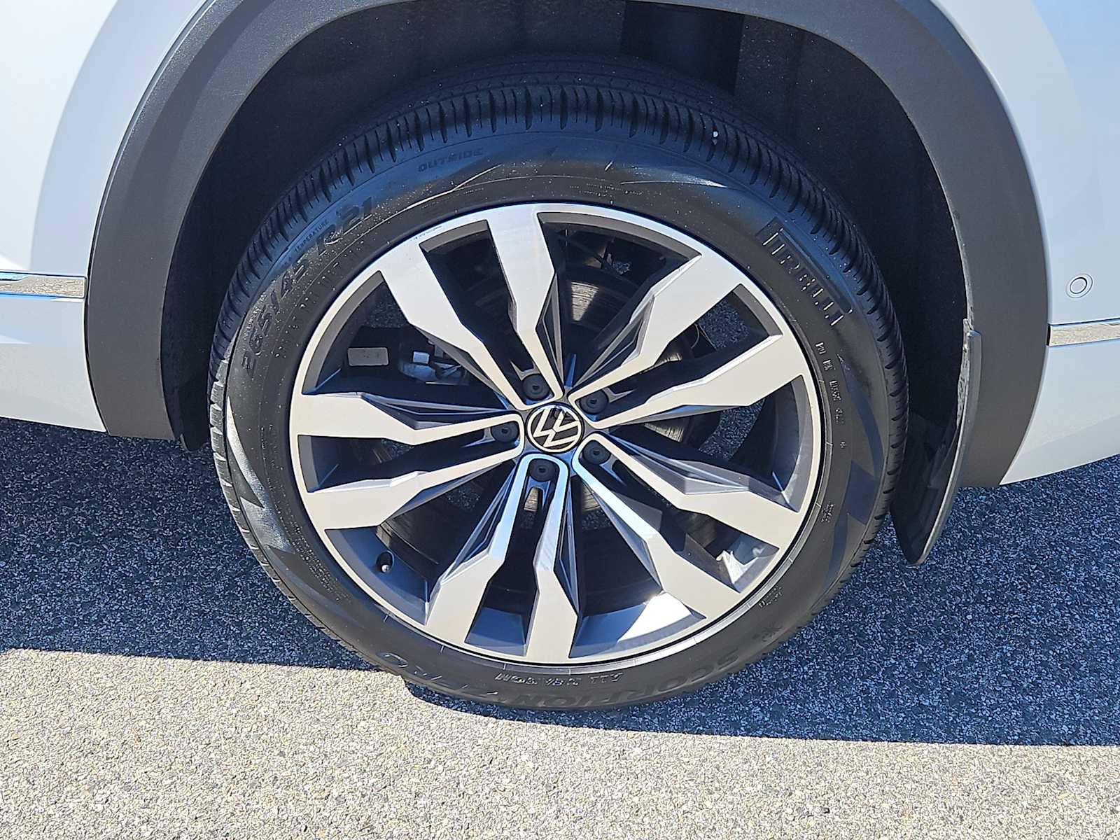 Certified 2023 Volkswagen Atlas Cross Sport SEL Premium R-Line AWD/4WD image 8