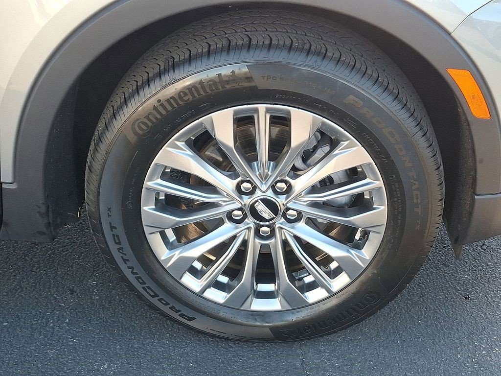 Certified 2025 Cadillac XT4 Premium Luxury AWD/4WD image 7