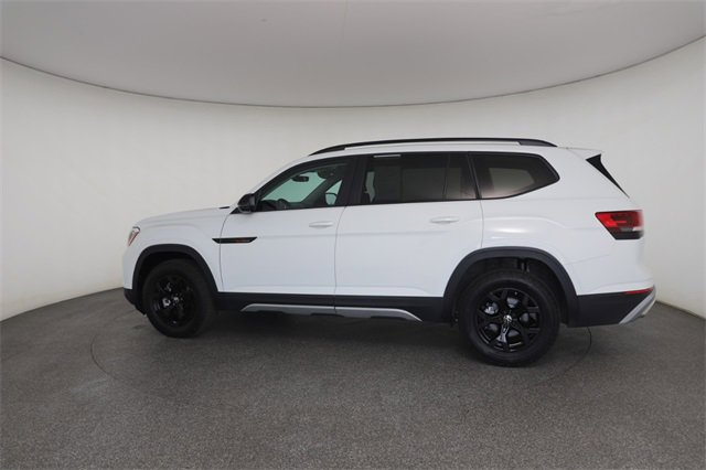 Used 2025 Volkswagen Atlas Peak Edition SE image 9