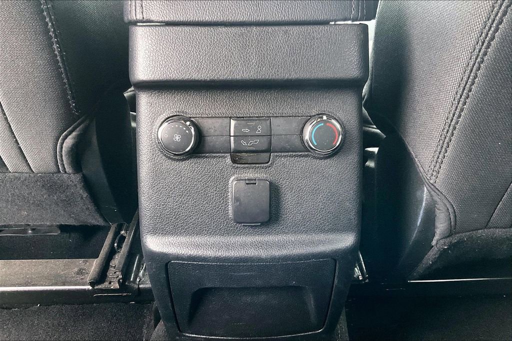 Used 2018 Ford Explorer XLT FWD image 32
