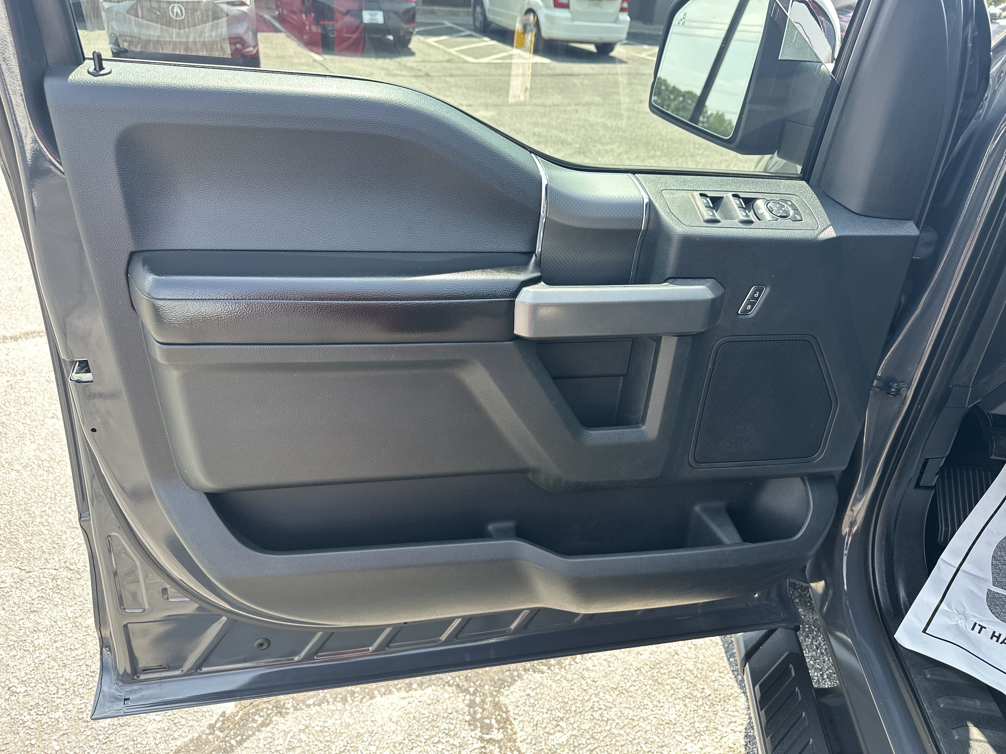 Used 2016 Ford F150 XLT w/ Equipment Group 302A Luxury RWD image 10